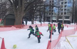 大通公園ウィンタースポーツフェスティバルで雪中サッカー体験を行いました